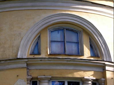 Garden Apse - Central Arch