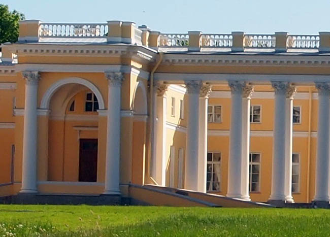 The left entrance to the Alexander Palace in 2012