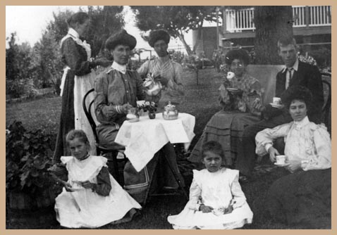 An Outdoor Edwardian Picnic