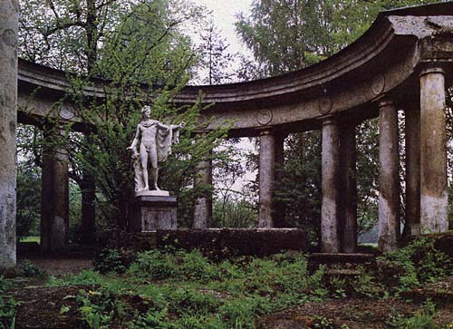 Colonnade of Apollo at Pavlovsk